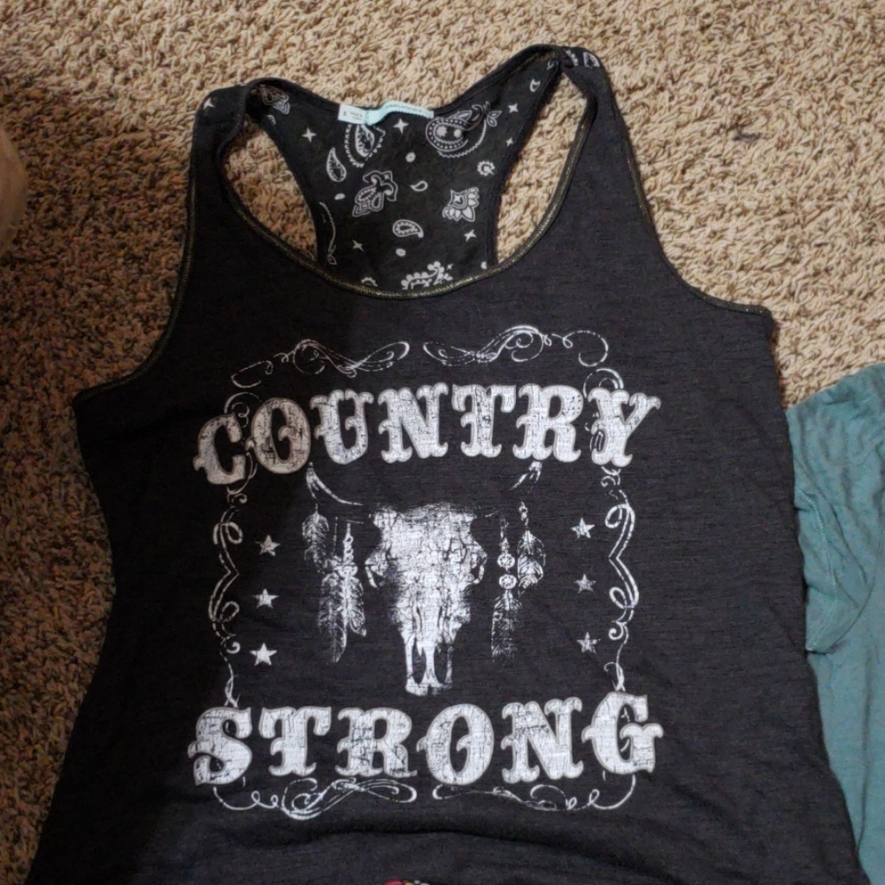 Shirt bundle! - Picture 4 of 6